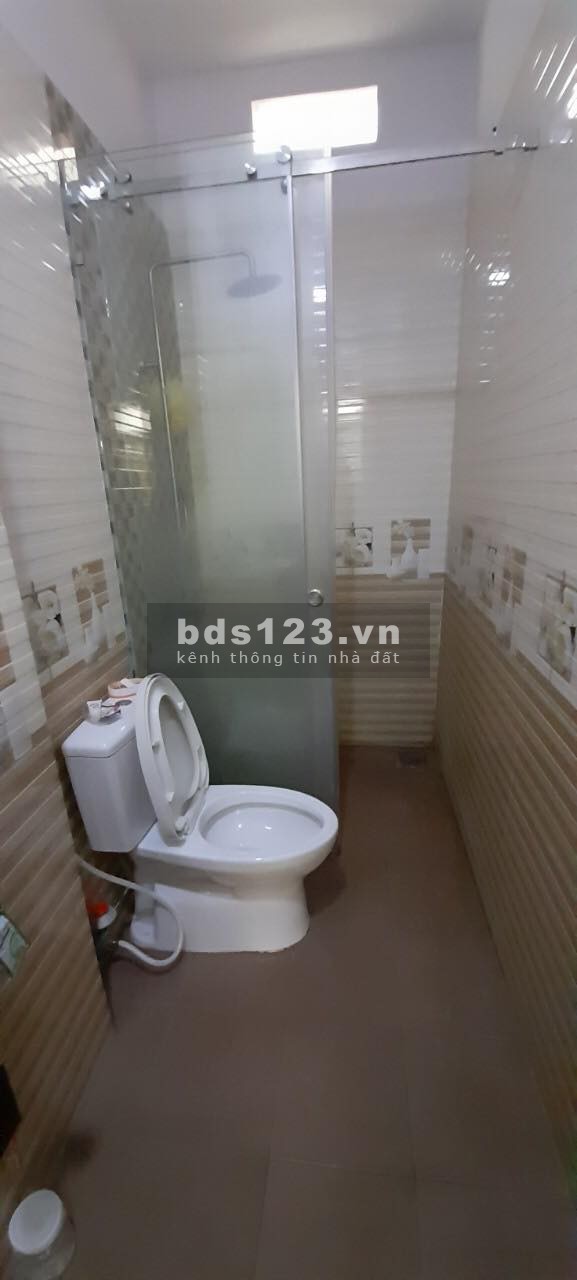 Cần bán nhà 1T3L ,Đ.Hoàng Bật Đạt,P.15,Q.Tân Bình LH 0918090039