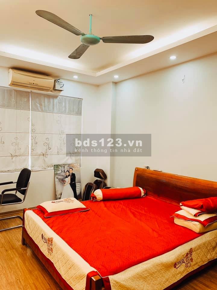 Bán nhà Tây Hồ, ô tô đỗ cổng nở hậu nhà mới ở ngay, dt 33m2, 4 tầng, giá 3.55 tỷ, sổ đỏ chính chủ