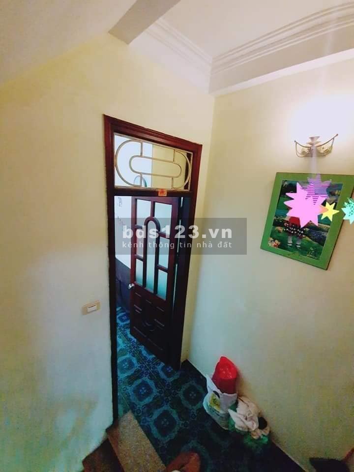 Cần tiền bán gấp nhà phố Khương Hạ, diện tích 39m2, 4 tầng, giá bán 3.3 tỷ.