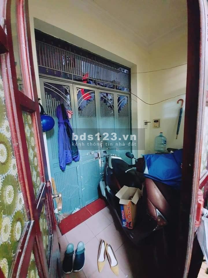Cần tiền bán gấp nhà phố Khương Hạ, diện tích 39m2, 4 tầng, giá bán 3.3 tỷ.