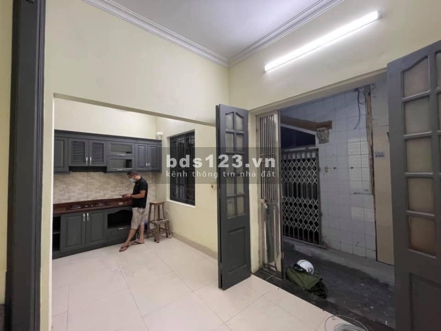 Bán Nhà ngõ Lạc Long Quân, Siêu Phẩm giá rẻ, ô tô tránh giá 3.3 Tỷ