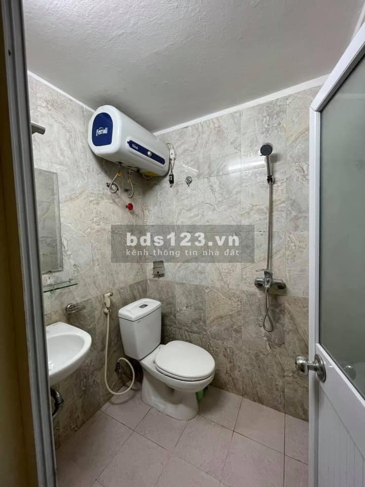 Bán Nhà ngõ Lạc Long Quân, Hà Nội, 5T, 30M2 giá: 3.3 Tỷ