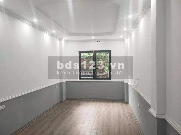 Bán Nhà Bát Khối Ô tô đỗ cửa, ngõ thông, ở KD tốt, dt 38m2, nhà 5 tầng, mặt tiền 3.5m, giá nhỉnh 2 tỷ