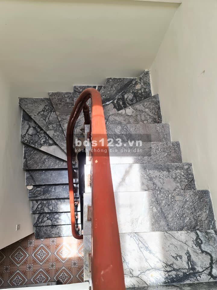 Bán nhà Đại Từ giá 3.2 tỷ, 2 mặt thoáng, 2 thoáng, gần phố tiện giao thông đi lại, dt 38m2