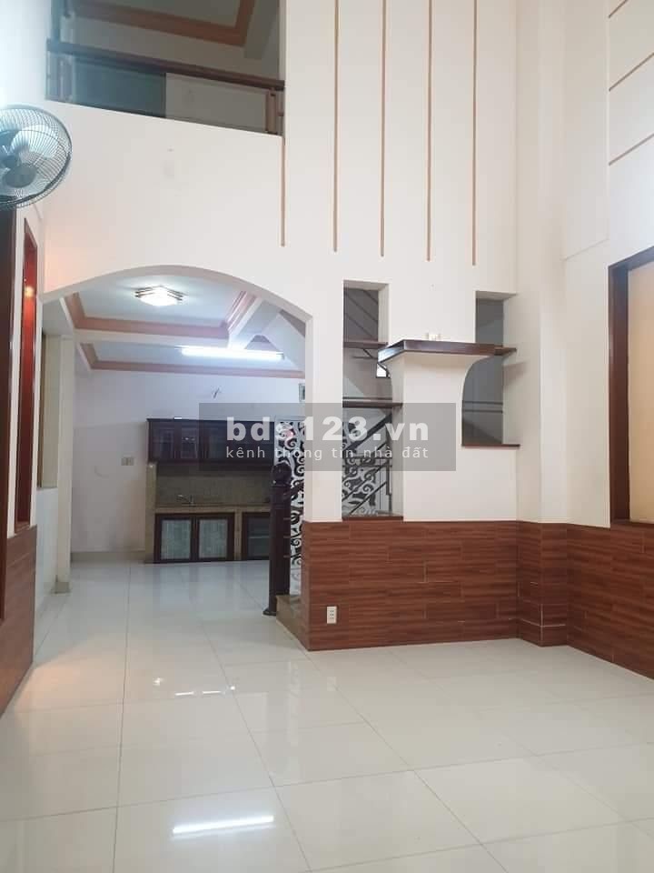 Diện tích to dt 70m2 nhà đẹp 4 tầng BTCT 20M ra mt Nơ Trang Long Giá Chỉ 5 tỷ 9