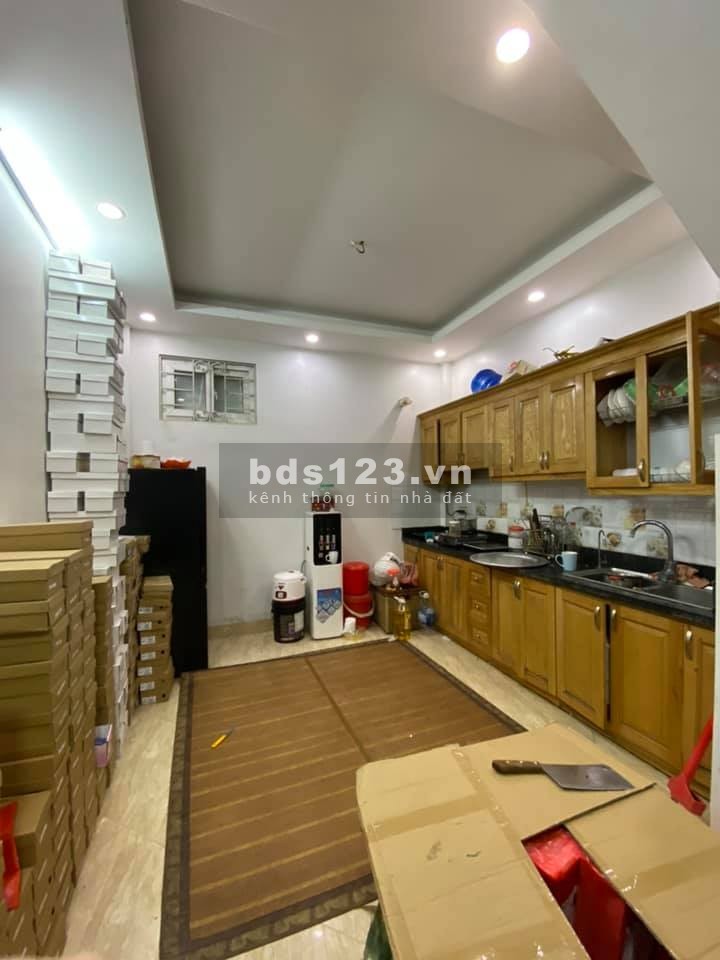 Bán Gấp Nhà Vương Thừa Vũ, Thanh Xuân 40m2, 5T, 3.4 Tỷ. Phân Lô Quân Đội