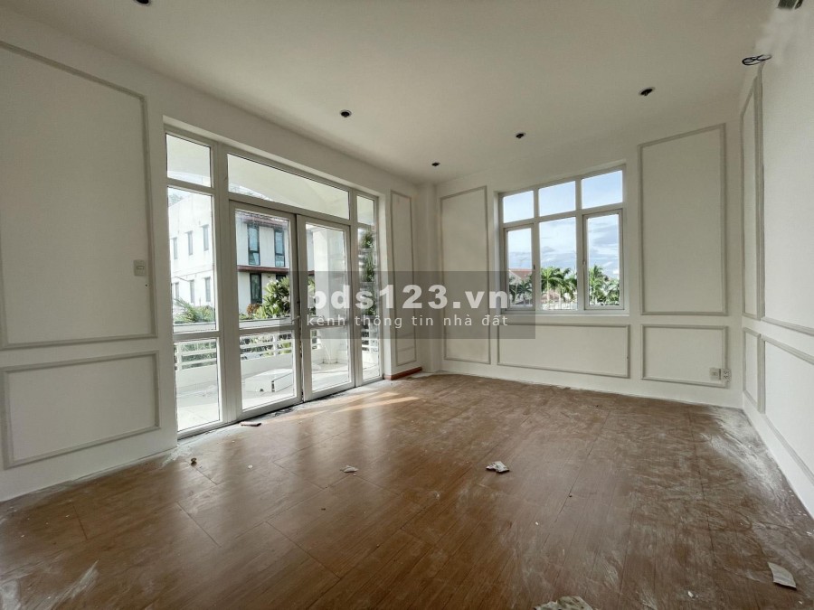 Cho thuê Villa sân vườn hồ bơi Kinh doanh mọi ngành nghề 560m2 Nguyễn văn hưởng Thảo điền Quận 2
