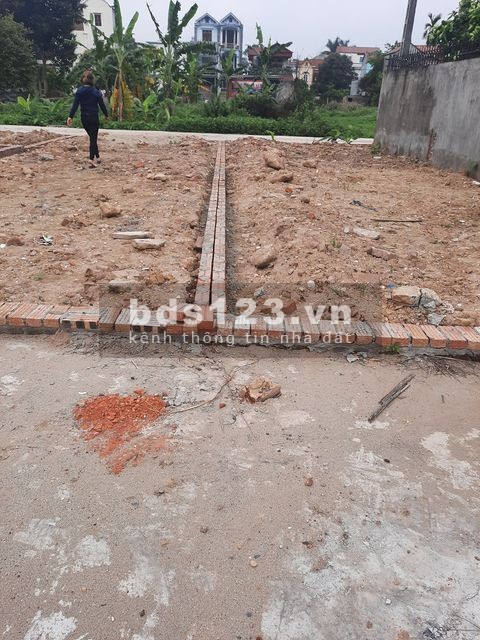 Chuyển nhà cần bán đất ở Hậu Ái, xã Vân Canh, ô tô vào thoải mãi cách Đ-422B 30m vị trí đắc địa cực đẹp.