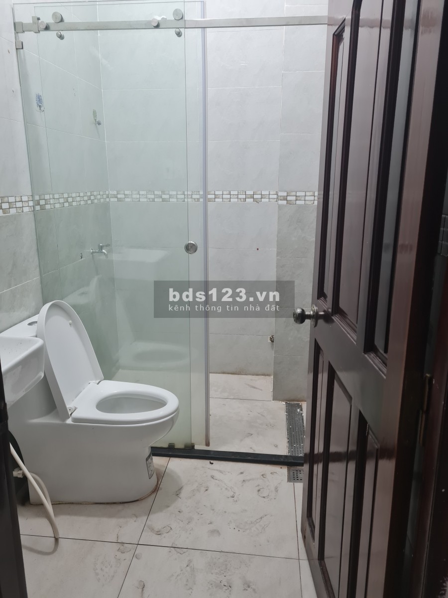 Cho thuê nhà nguyên căn quận 10 hẻm xe hơi Hòa Hảo, giá 25 triệu/tháng