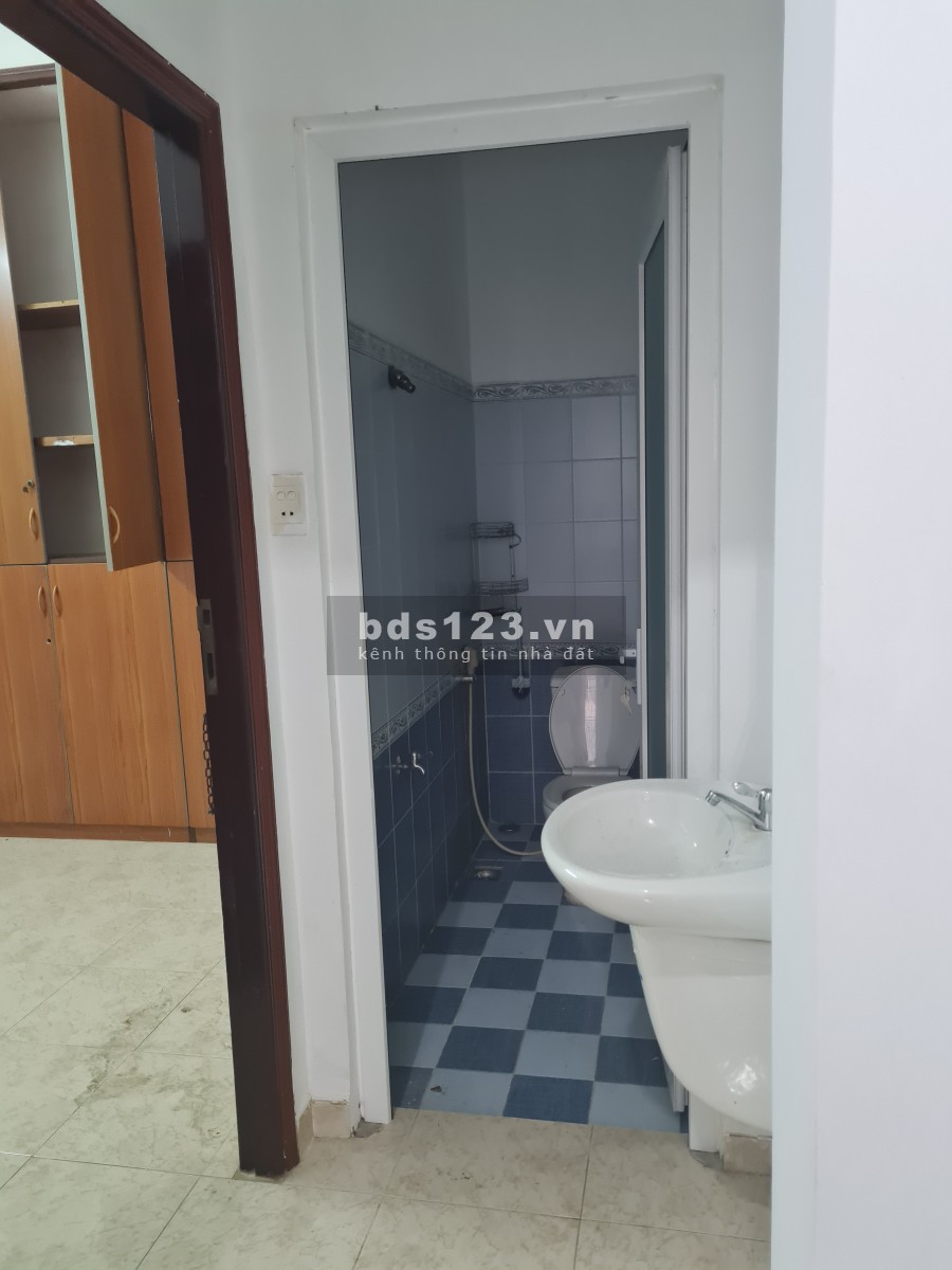 Cho thuê nhà nguyên căn quận 10 hẻm xe hơi Hòa Hảo, giá 25 triệu/tháng