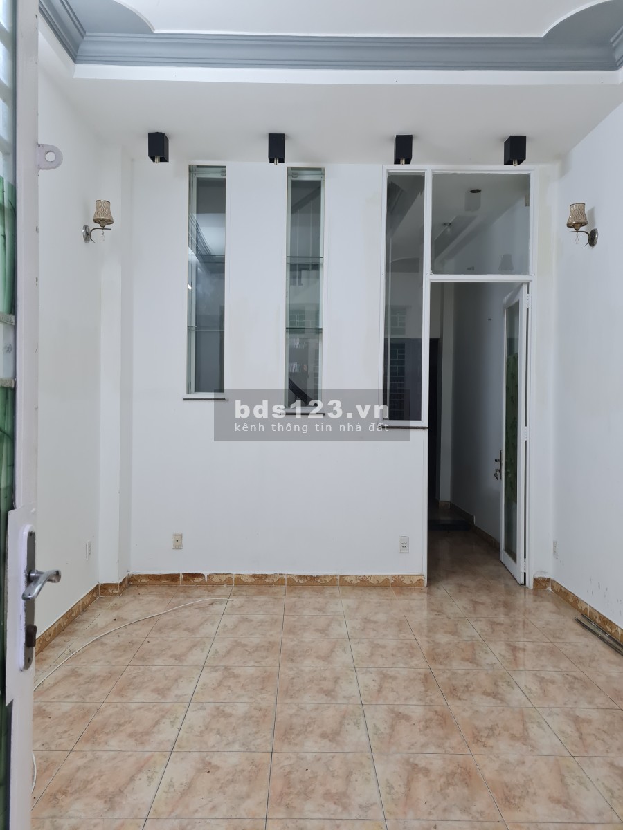 Cho thuê nhà nguyên căn quận 10 hẻm xe hơi Hòa Hảo, giá 25 triệu/tháng