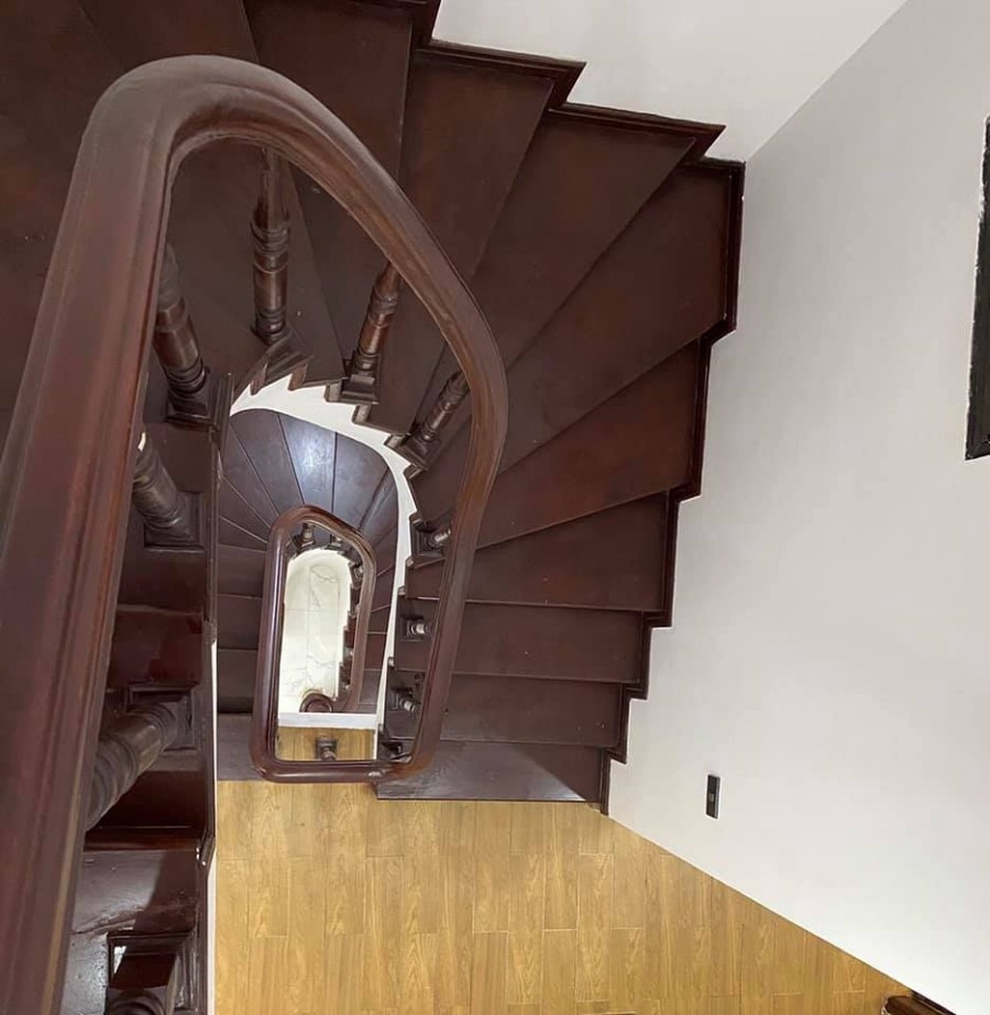 Bán nhà Bồ Đề, Long Biên, đẹp long lanh 32m2 x 4 Tầng 3 tỷ 50 triệu LH 0944267031
