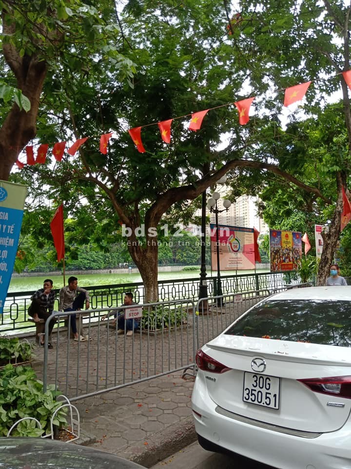 Cần bán nhà Quận Hoàng Mai, dt dt 117m2, giá 21.5 tỷ, view hồ Kim Đồng kinh doanh, miễn trung gian