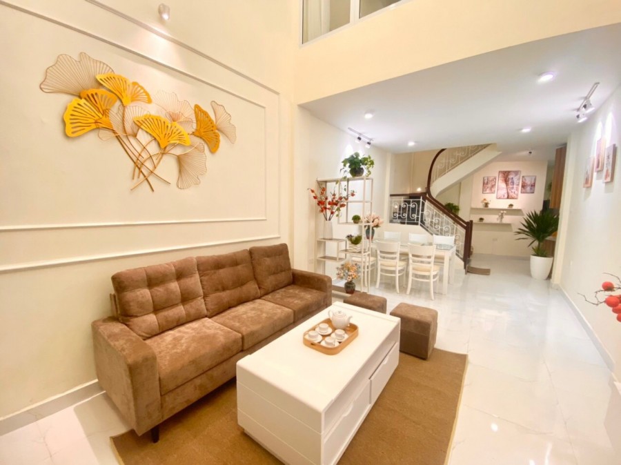 Nhà lô góc, ô tô đỗ, ngõ thông, Phố Phan Đình Giót, Quận Thanh Xuân Dt49m, giá 4.25 tỷ