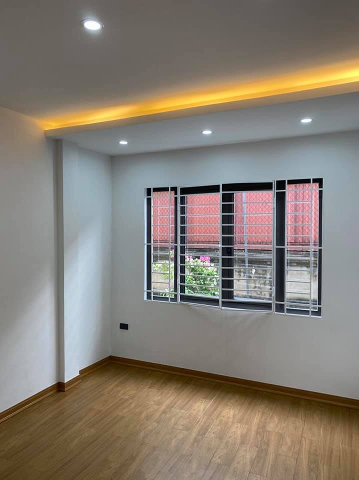 Bán nhà Bồ Đề, Long Biên, đẹp long lanh 32m2 x 4 Tầng 3 tỷ 50 triệu LH 0944267031