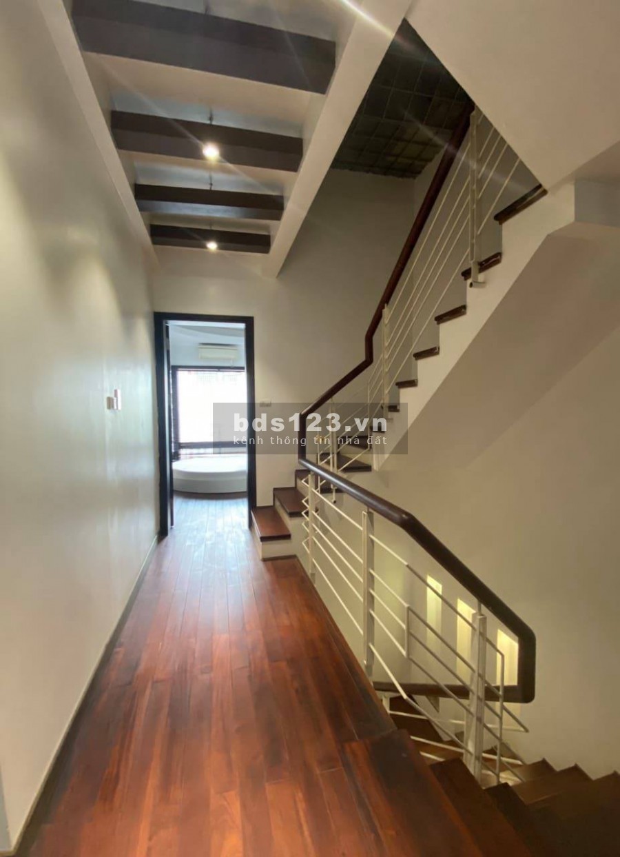 Siêu đẹp đường 800A Phùng Chí Kiên, diện tích 80m, gara bán tải, lên phố hay sân bay rất thuận tiện.