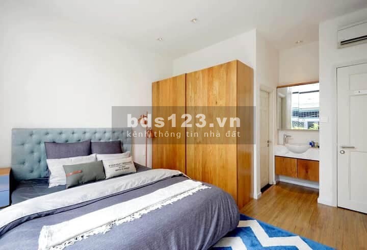 Nhà bán gấp do dịch covid, giá rẻ, khu yên tĩnh, gần MT đường số 10, Quận 7, lh 0989149953