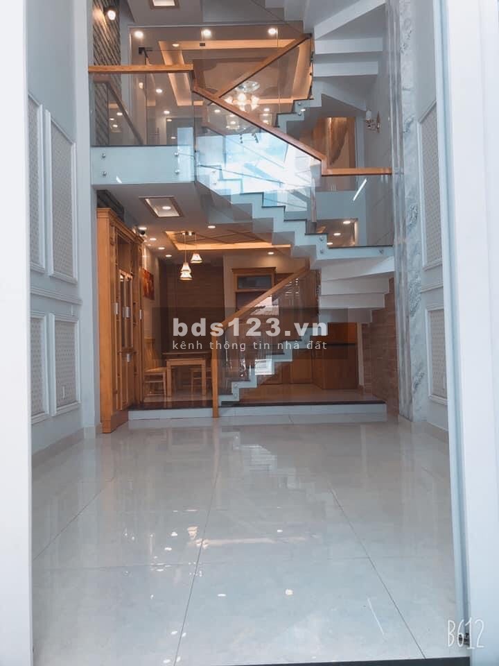 Nhà 5 tầng 53m2, đường 21 phường 8, mặt tiền tương lai giá chỉ 6.4 tỷ