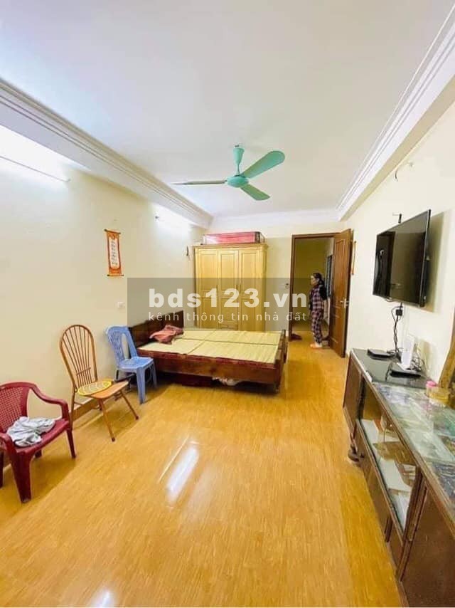Bán nhà Trần Phú ngõ rộng cách 50m ra phố nhà đẹp ở ngay, 6 tầng đúc