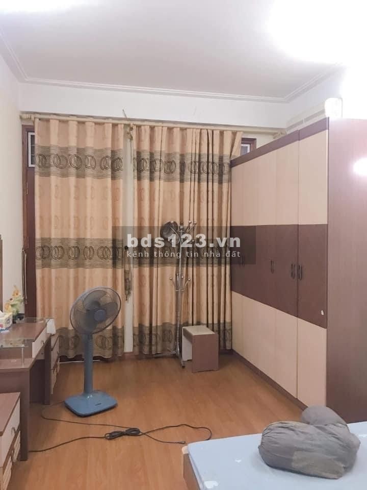 Bán gấp nhà Phố Tây Sơn, Đống Đa, 42m2 lên 5 tầng, MT4m, hơn 3tỷ8