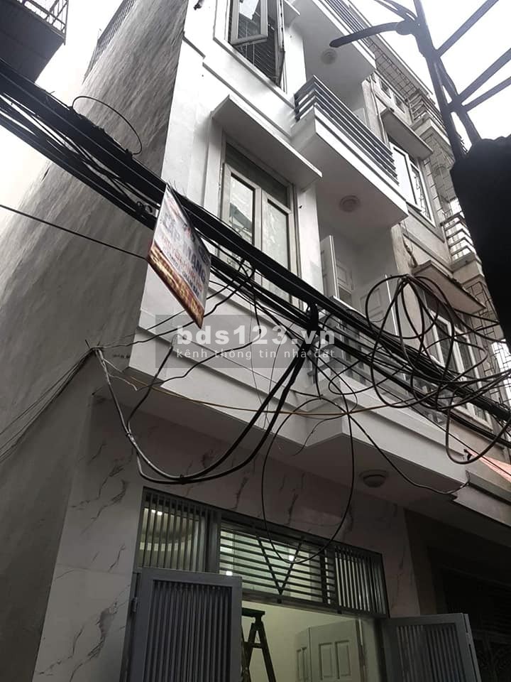 Bán nhà Trương Định. 5 phòng 4 ngủ. 32,5m x 4 tầng. giá 2,3tỷ có thương lượng sâu