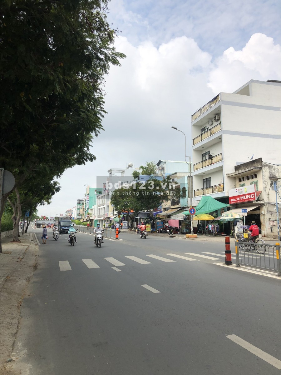 Cho thuê Villa Mặt tiền CX Phú Lâm D Nguyễn Văn Luông F10, Q6 30tr 4PN 0908330490