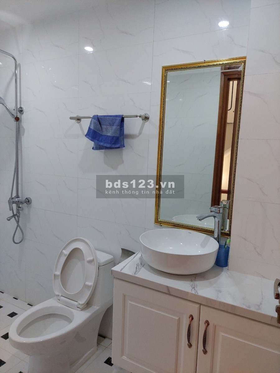 Bán nhà ĐẸP Sài Đồng, Long Biên. 36M, 5T, giá hơn 4 tỷ. Gara ô tô, ô tô tránh.