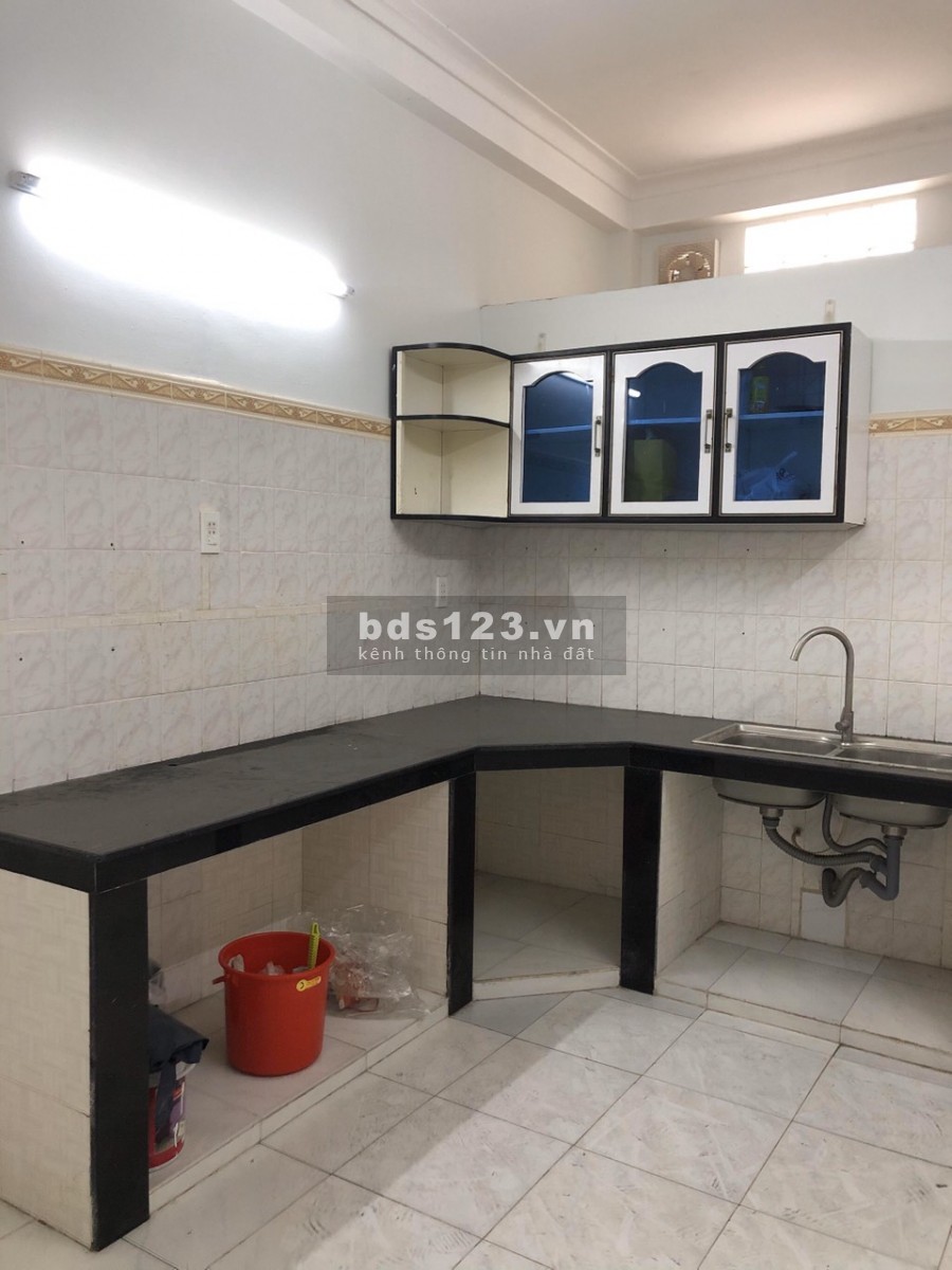 Bán gấp nhà dt 62m2, Phan Đăng Lưu, p1, Quận Phú Nhuận, hẻm xe hơi cách nhà 2 căn