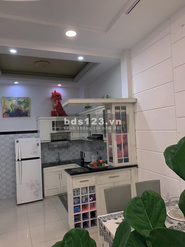 Bán nhà Huỳnh Văn Bánh, Phú Nhuận, gần mặt tiền, 3 tầng, 4 pn, nhà mới toanh, giá 5.4 tỷ