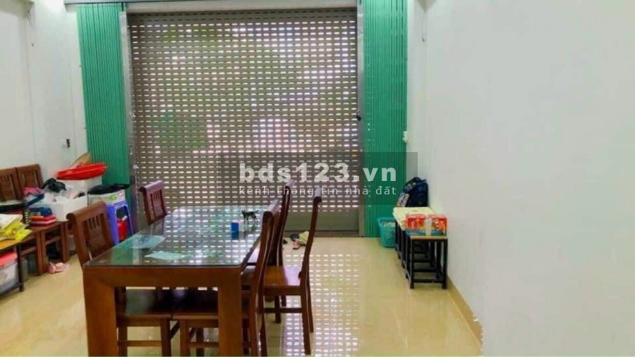 Bán nhà 3 tầng mặt chợ Hải Tân, TP HD, 87.75m2, mt 4.5m, 3 ngủ, KD buôn bán sầm uất