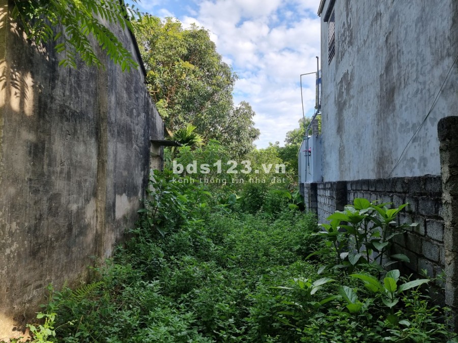 1050m2 có 200m đât ở mặt tiền rồng 18m đường rộng 8m . Thuỷ xuân Tiên Chương Mỹ