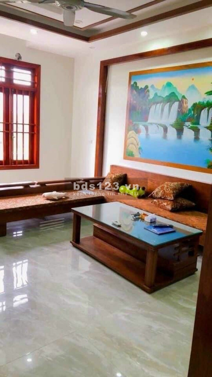 Bán nhà 3 tầng mặt chợ Hải Tân, TP HD, 87.75m2, mt 4.5m, 3 ngủ, KD buôn bán sầm uất