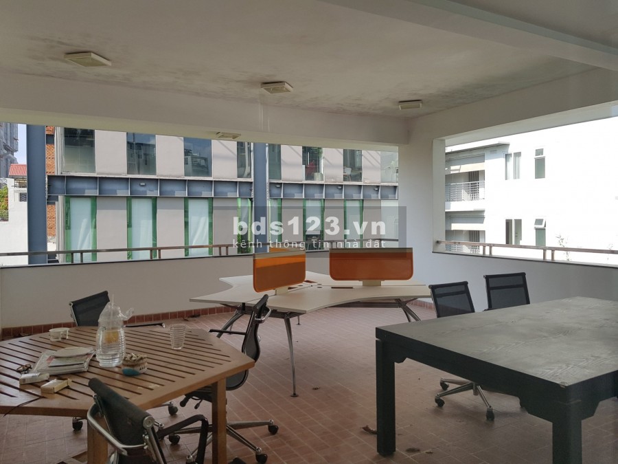 Cho thuê Villa thiết kế hiện đại có hồ bơi Hầm 3 lầu 350m2 Nguyễn văn hưởng Thảo điền Quận 2