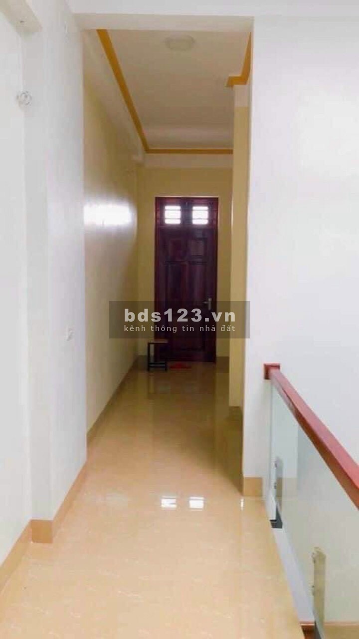 Bán nhà 3 tầng mặt chợ Hải Tân, TP HD, 87.75m2, mt 4.5m, 3 ngủ, KD buôn bán sầm uất