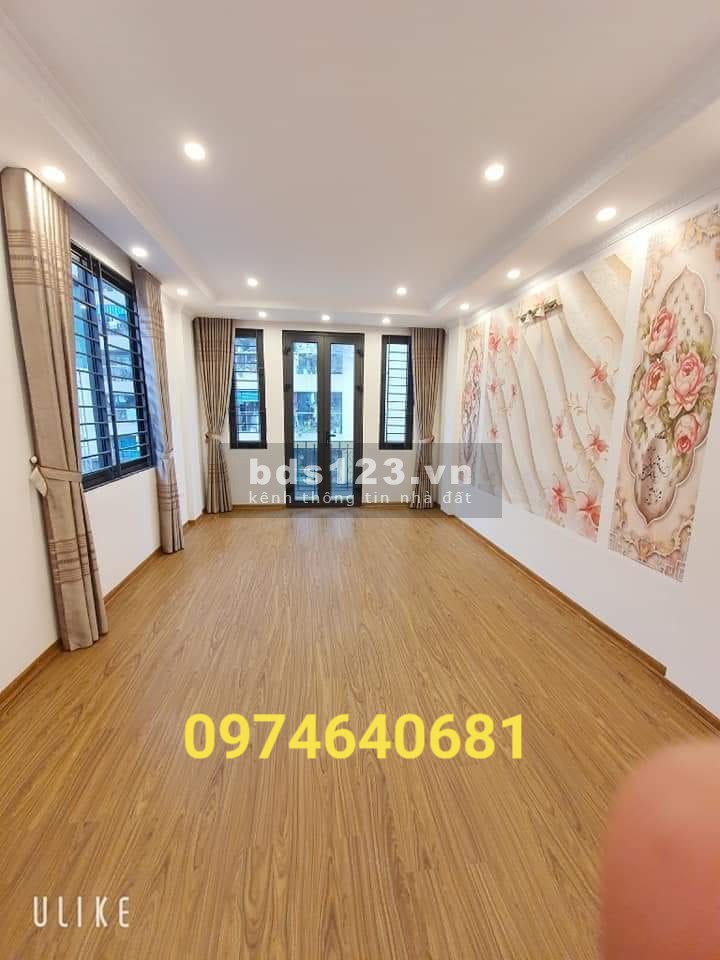 Mùa bóng Euro bán gấp mảnh đất Nguyễn Văn Cừ dân trí cao dt 31m2 giá nhỉnh 2 tỷ