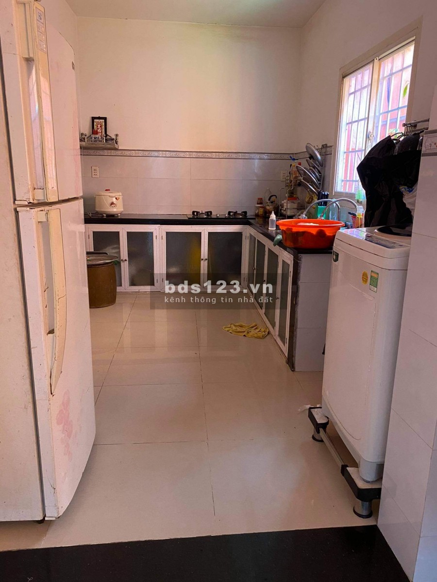Nhà hẻm Tân Sơn Nhì, dt 77m2, có chiều ngang giá 7.2 tỷ, 4.5 tầng đúc