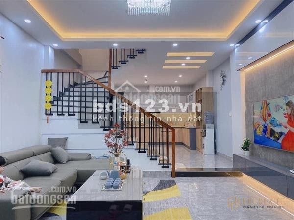 Bán nhà Trần Quý Kiên diện tích 98m2, 5 tầng, giá 13 tỷ, đường lớn khu dân cư