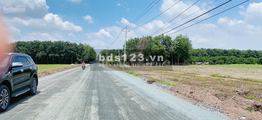 Bán đất view sinh thái, gần kcn dân cư đông, dt 10.000m2, shr chính chủ, kề chợ, giá 560 triệu