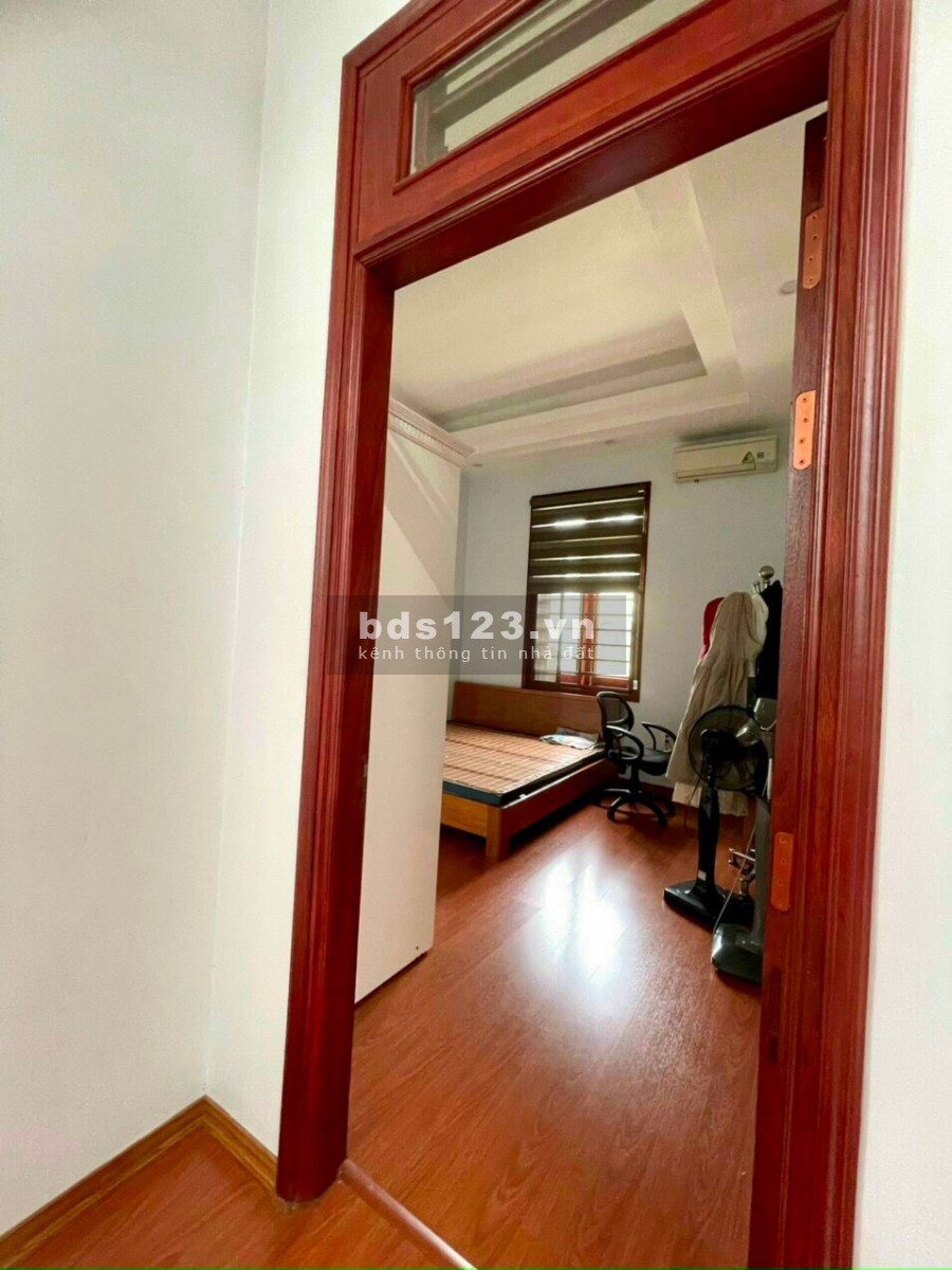 Bán nhà 3 tầng mặt chợ Hải Tân, TP HD, 87.75m2, mt 4.5m, 3 ngủ, KD buôn bán sầm uất