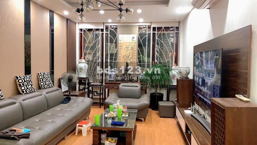 Bán gấp nhà 54m ngõ Kim Mã, kinh doanh văn phòng, ô tô vào nhà
