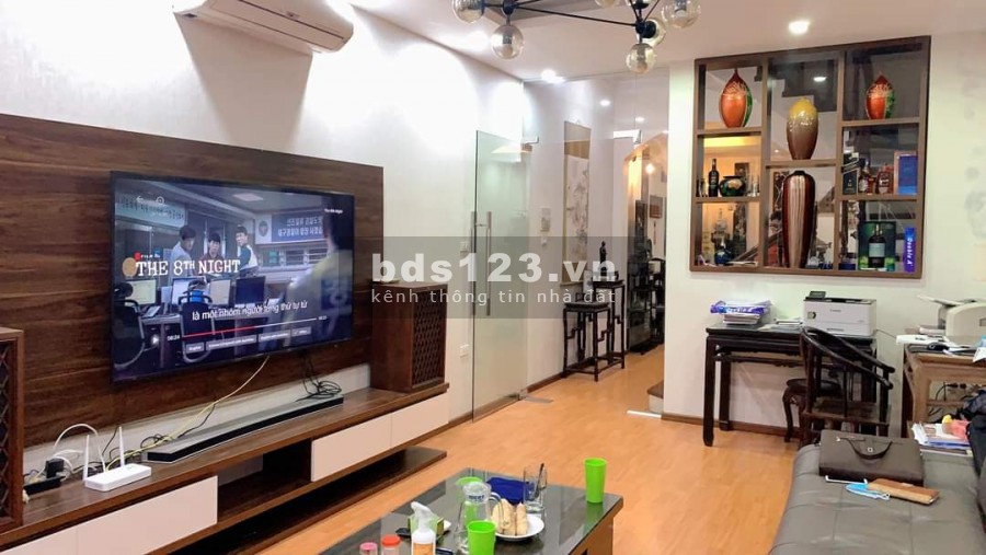 Bán gấp nhà 54m ngõ Kim Mã, kinh doanh văn phòng, ô tô vào nhà