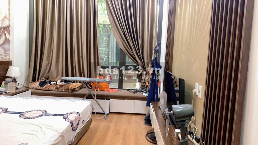 Bán gấp nhà 54m ngõ Kim Mã, kinh doanh văn phòng, ô tô vào nhà