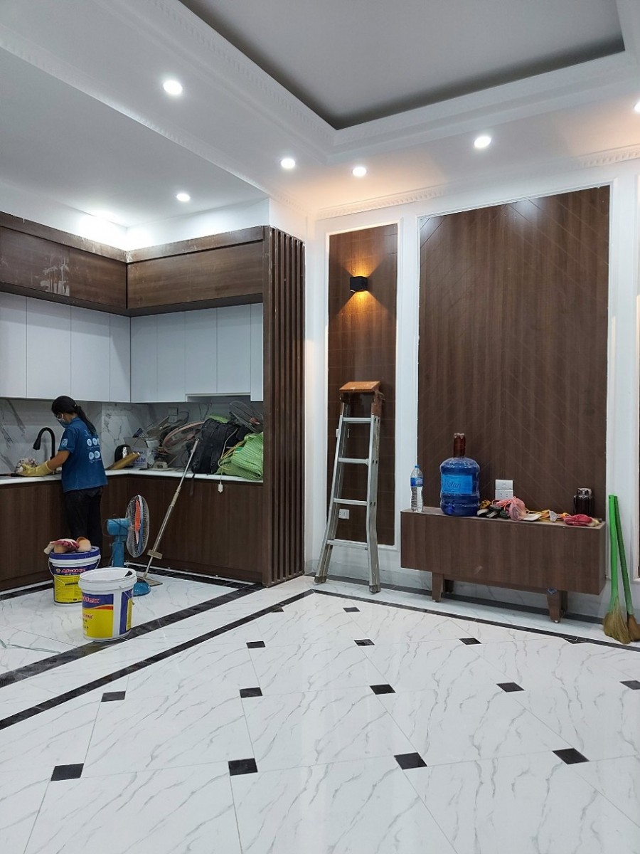 Bán gấp nhà chính chủ 293 ngõ 93 Hoàng văn Thái 5 Tầng xây mới giá 3.5 Tỷ.