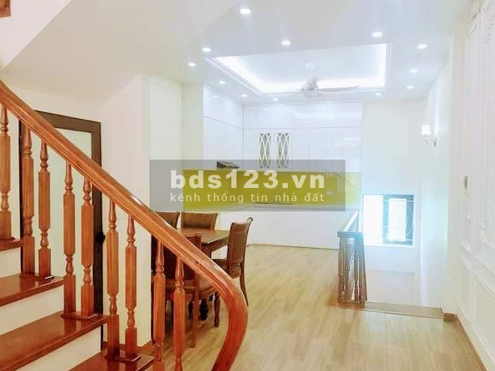 Cần bán nhà ngõ 87 Xã Đàn 35m2 6tầng lô góc ngõ nông cách phố 30m chỉ 4.85 tỷ