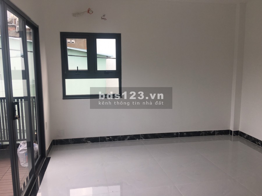 Nhà nguyên căn quận Bình Thạnh, có sẵn 2 camera phía trước,…