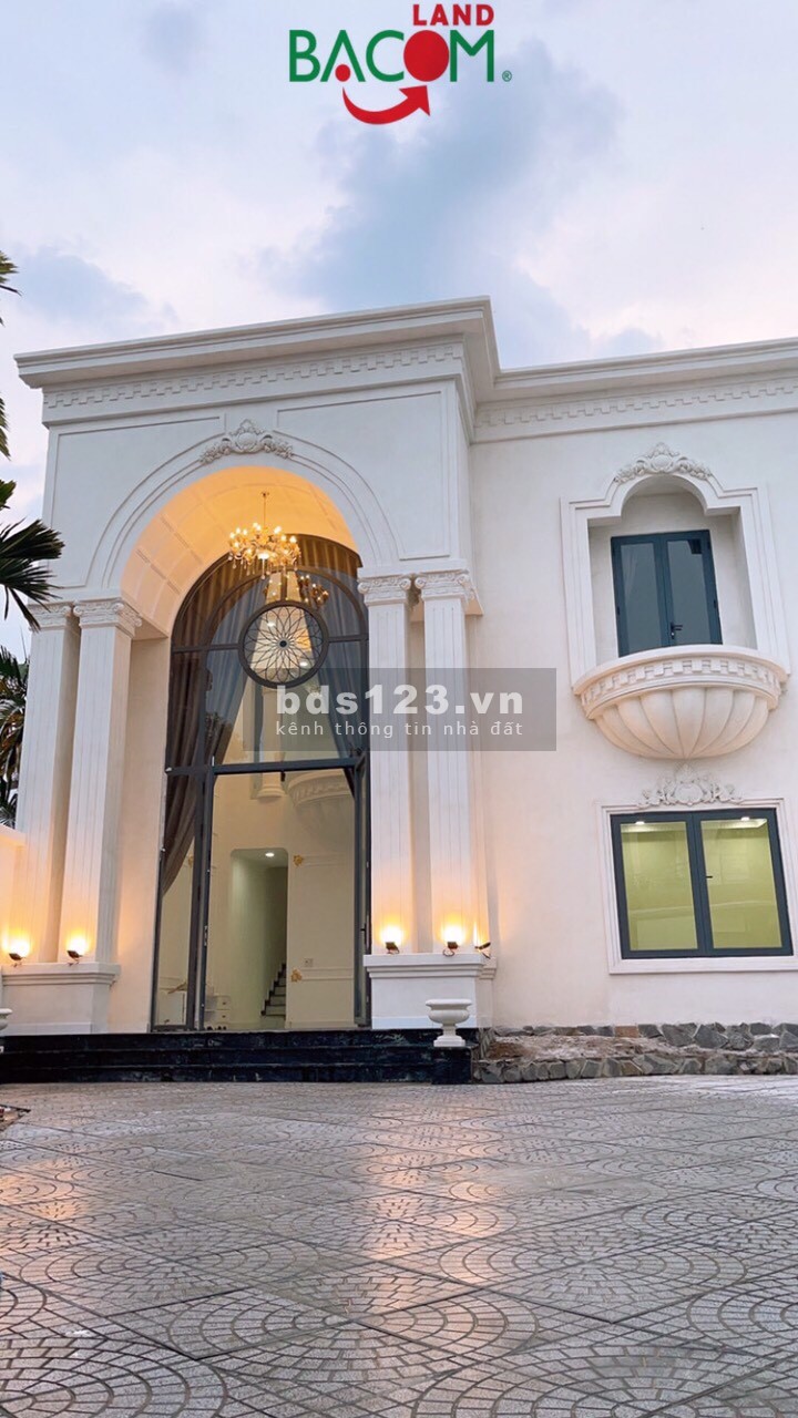 Bán biệt thự mini sang trong phường Tân Phong, dt 220m2, giá chỉ 2.2 tỷ, chính chủ