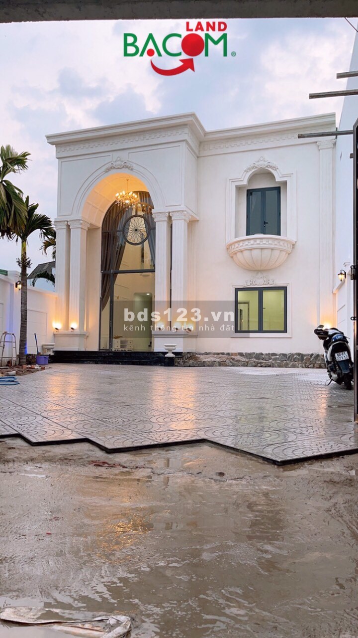Bán biệt thự mini sang trong phường Tân Phong, dt 220m2, giá chỉ 2.2 tỷ, chính chủ