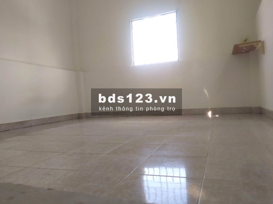 Phòng trọ 18m2 có máy lạnh Quận Tân Bình gần sân bay, giá 2,3 triệu/tháng