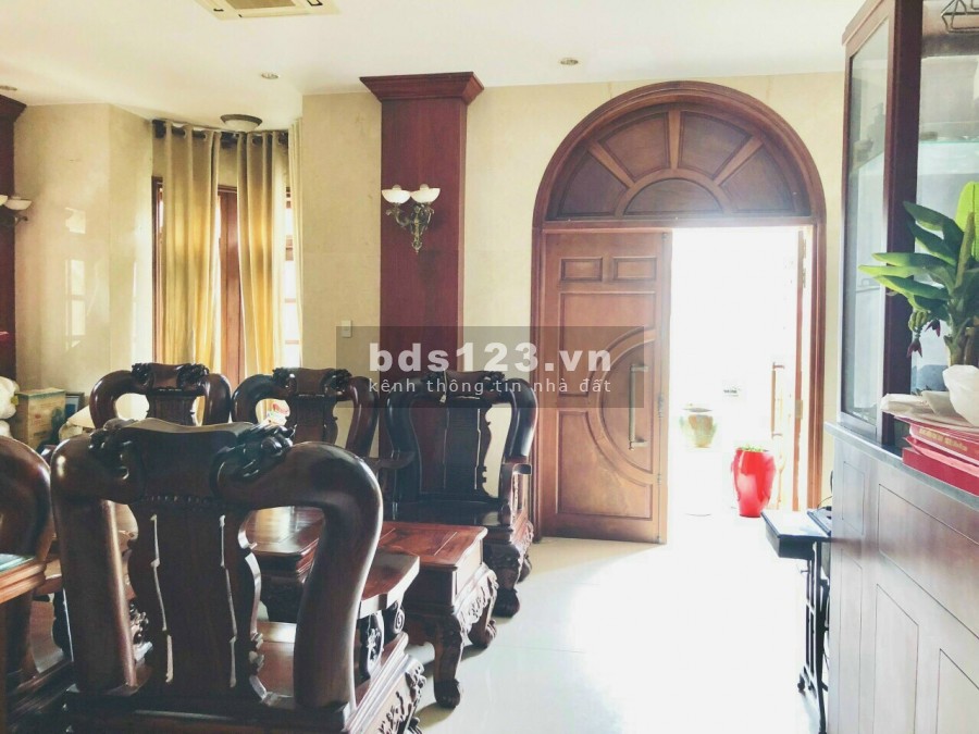 Bán Biệt Thự Quận 8, giá rẽ nhất khu vực diện tích 250m2, 3 tầng, lhcc