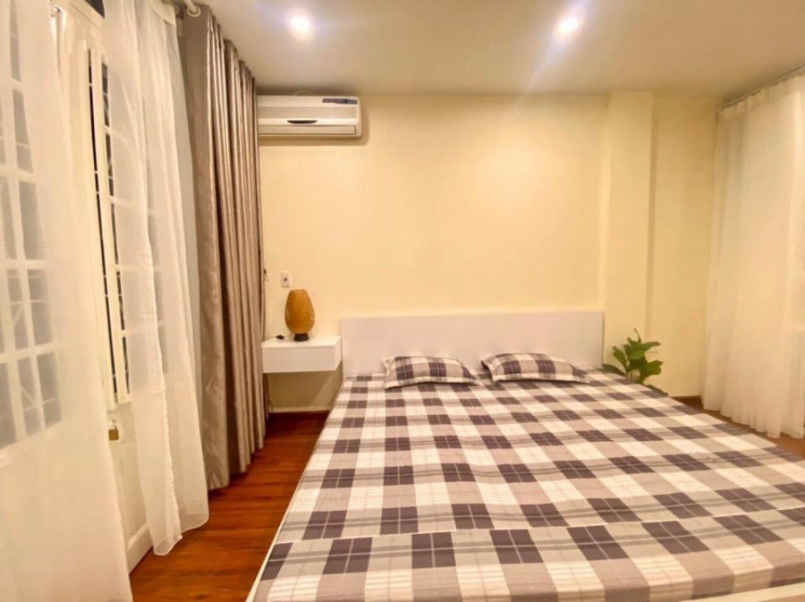 Nhà Lô Góc Thang Máy kinh doanh GaRa Ô Tô 61m, 7 tầng Đống Đa 9.45tỷ